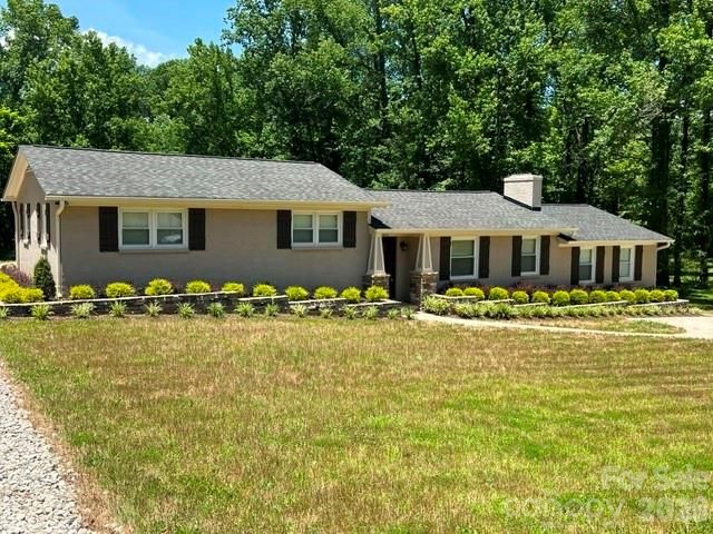903 N 8th Street, Bessemer City, NC 28016