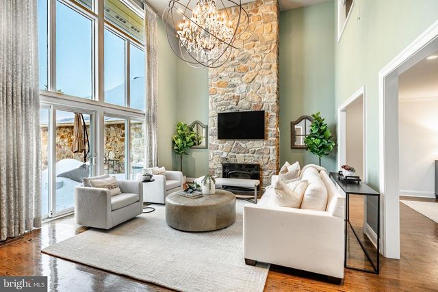 1256 ROUND HILL RD, Bryn Mawr, PA 19010