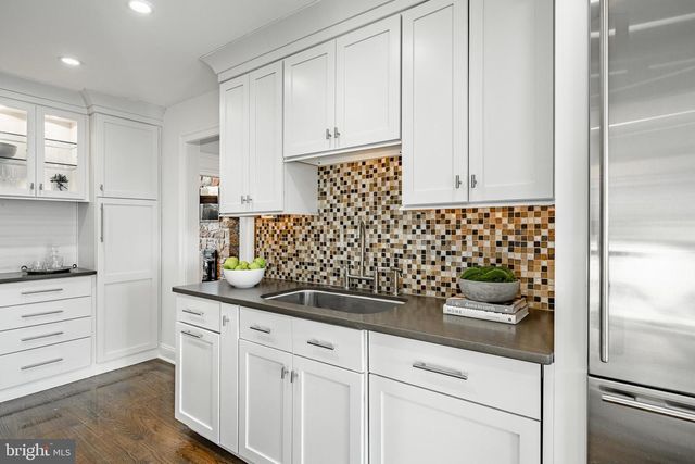 1256 ROUND HILL RD, Bryn Mawr, PA 19010