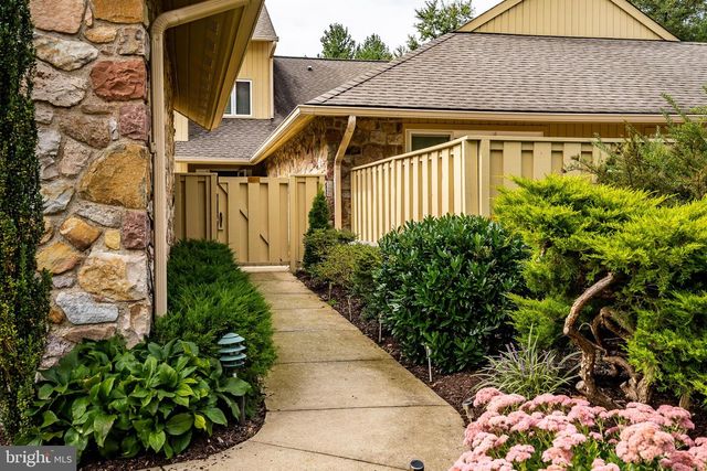 1256 ROUND HILL RD, Bryn Mawr, PA 19010