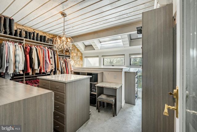 1256 ROUND HILL RD, Bryn Mawr, PA 19010