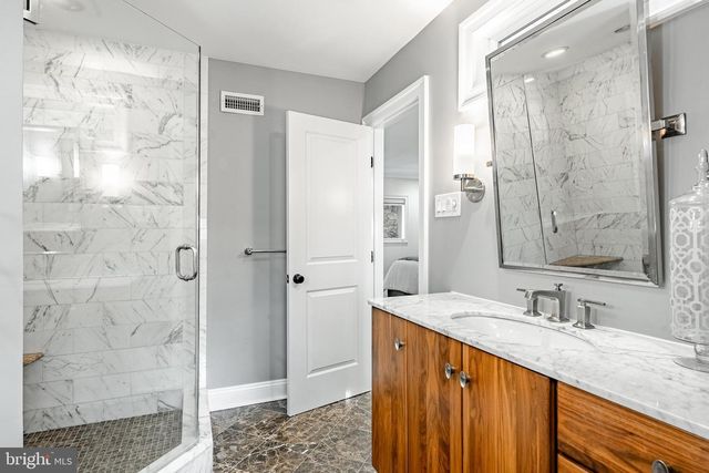 1256 ROUND HILL RD, Bryn Mawr, PA 19010