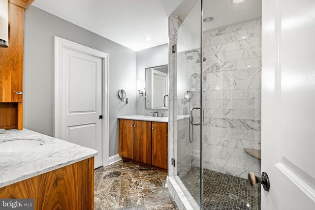 1256 ROUND HILL RD, Bryn Mawr, PA 19010