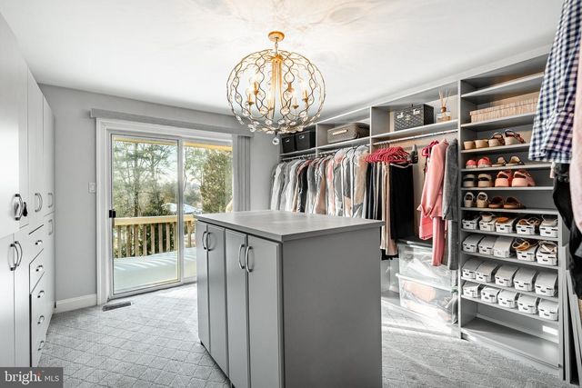 1256 ROUND HILL RD, Bryn Mawr, PA 19010