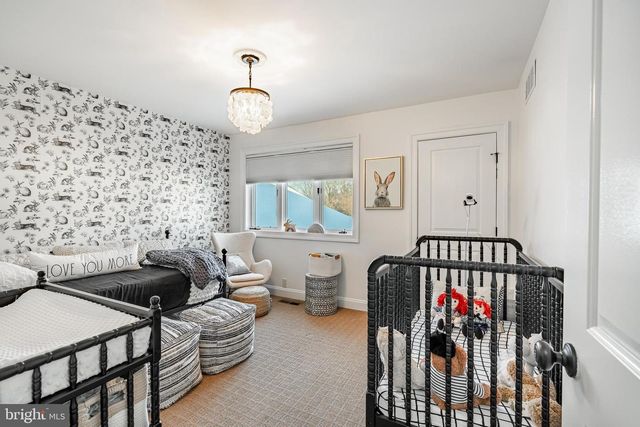 1256 ROUND HILL RD, Bryn Mawr, PA 19010