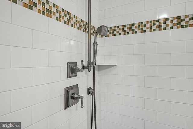 1256 ROUND HILL RD, Bryn Mawr, PA 19010