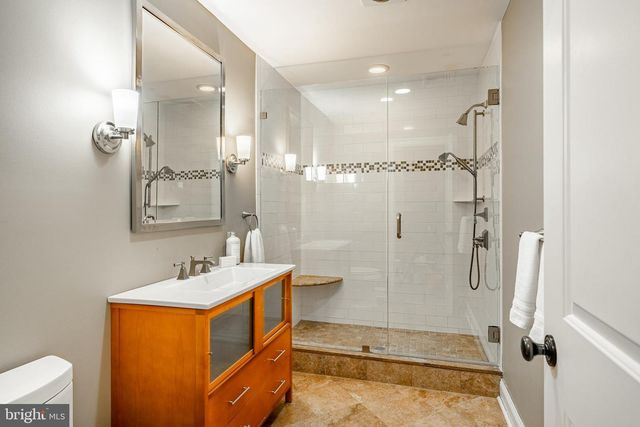 1256 ROUND HILL RD, Bryn Mawr, PA 19010