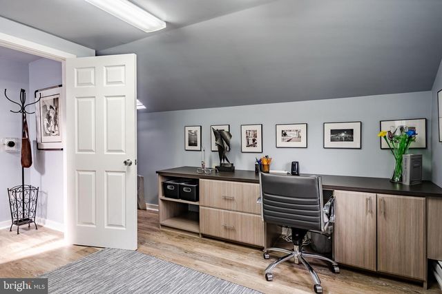 1256 ROUND HILL RD, Bryn Mawr, PA 19010