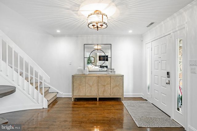 1256 ROUND HILL RD, Bryn Mawr, PA 19010