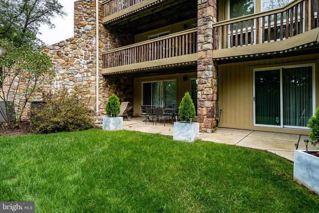 1256 ROUND HILL RD, Bryn Mawr, PA 19010