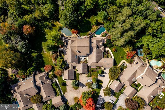 1256 ROUND HILL RD, Bryn Mawr, PA 19010