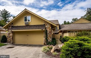 1256 ROUND HILL RD, Bryn Mawr, PA 19010