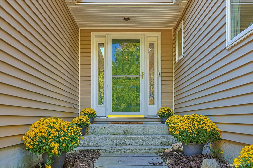 268 Watch Hill Road, Cortlandt Manor, NY 10567 — photo 2