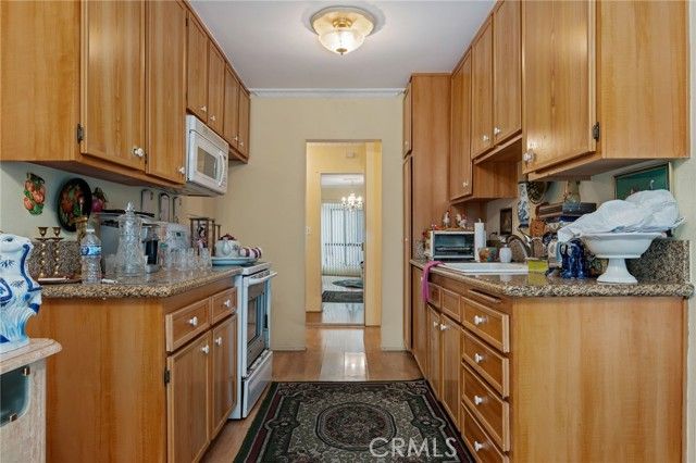 7300 Franklin Avenue 354, Los Angeles, CA 90046