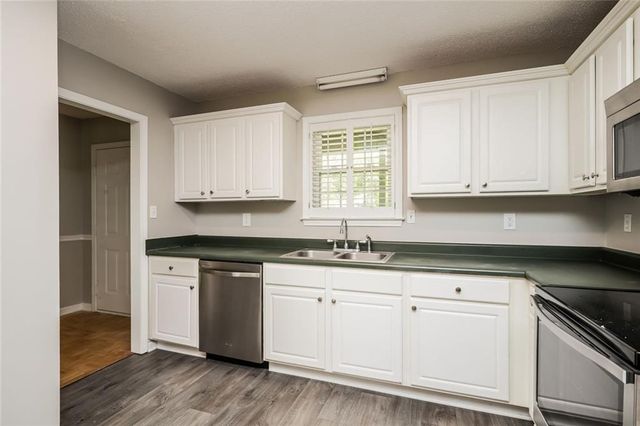 701 Derek Place, Locust Grove, GA 30248