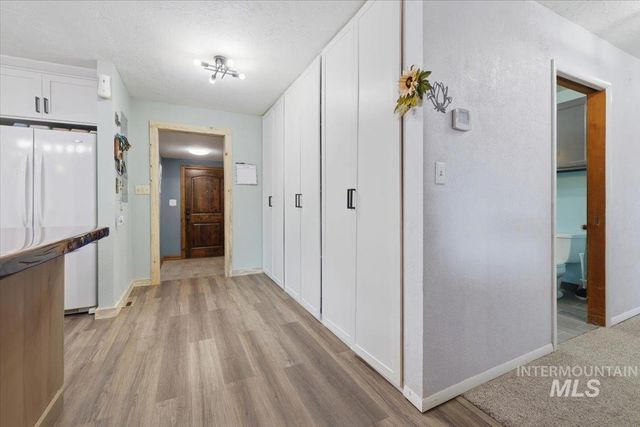 2717 E Victory, Nampa, ID 83687