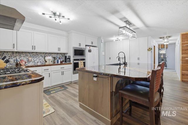 2717 E Victory, Nampa, ID 83687