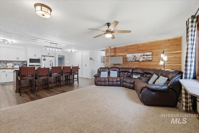 2717 E Victory, Nampa, ID 83687