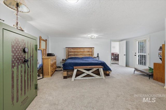 2717 E Victory, Nampa, ID 83687
