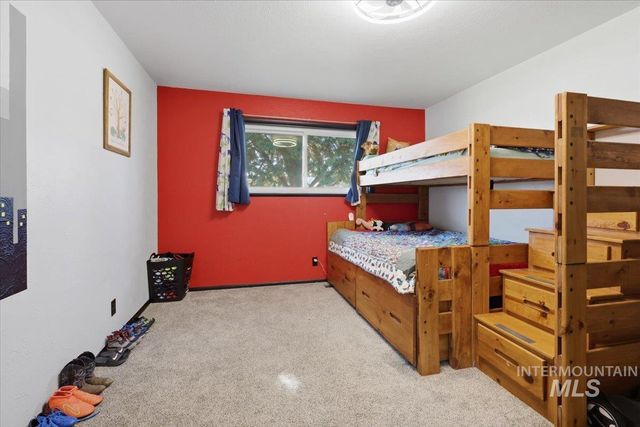2717 E Victory, Nampa, ID 83687