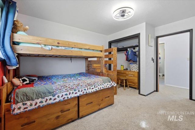 2717 E Victory, Nampa, ID 83687