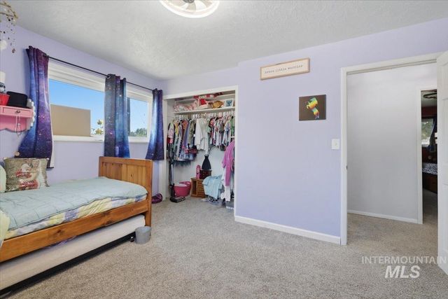 2717 E Victory, Nampa, ID 83687