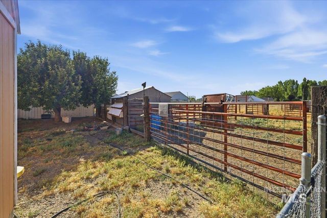 2717 E Victory, Nampa, ID 83687
