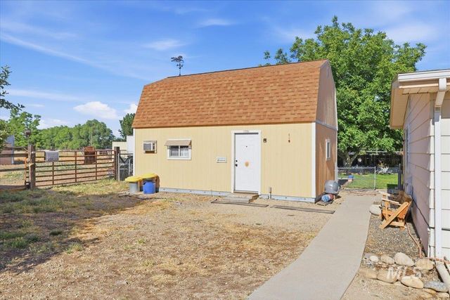 2717 E Victory, Nampa, ID 83687