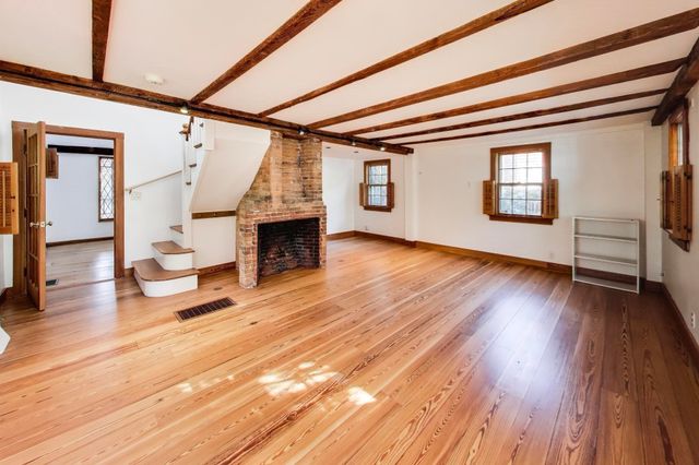 108 Auburn, Cambridge, MA 02139