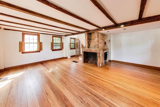108 Auburn, Cambridge, MA 02139