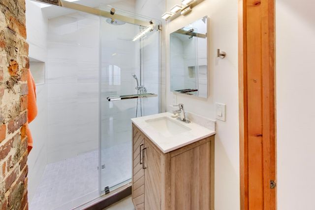 108 Auburn, Cambridge, MA 02139
