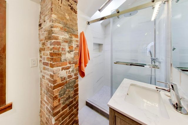 108 Auburn, Cambridge, MA 02139