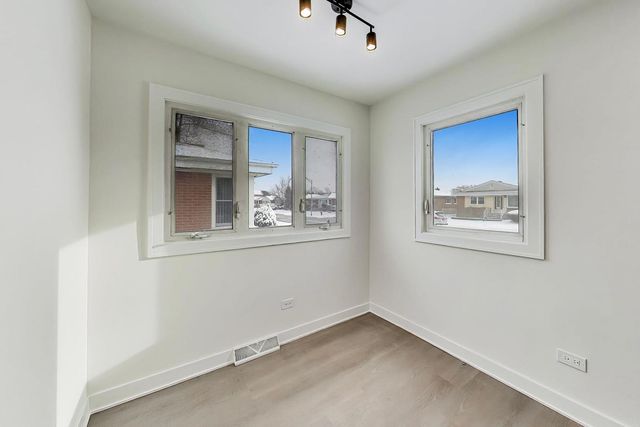 5028 N Oneida Avenue, Norridge, IL 60706