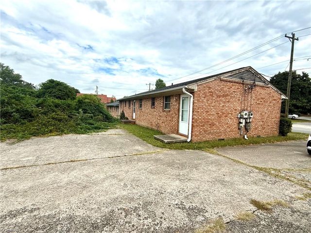 600 S Benbow Road, Greensboro, NC 27401