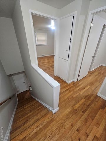 907 E Forest Avenue, Ypsilanti Charter Township, MI 48198