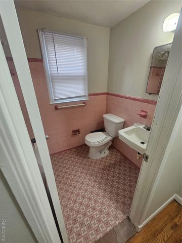 907 E Forest Avenue, Ypsilanti Charter Township, MI 48198