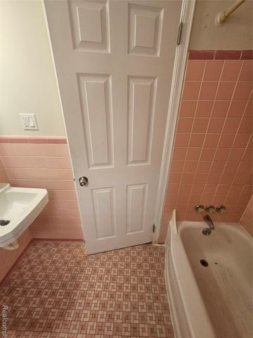 907 E Forest Avenue, Ypsilanti Charter Township, MI 48198