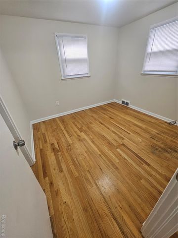 907 E Forest Avenue, Ypsilanti Charter Township, MI 48198