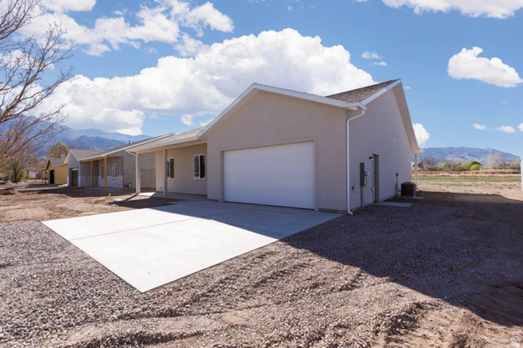 Image 14 of property listing at 363 W 230 N, Monroe, UT 84754