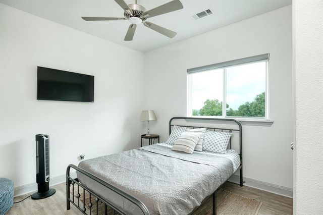 18812 Nicklaus DR, Point Venture, TX 78645