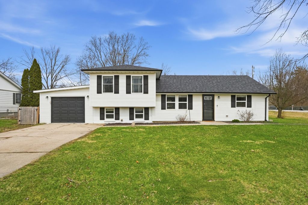 4906 W 109th Avenue, Crown Point, IN 46307