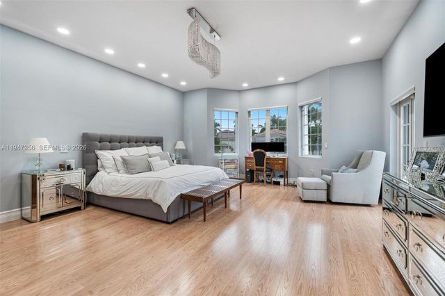 20920 NE 32nd Ave, Aventura, FL 33180