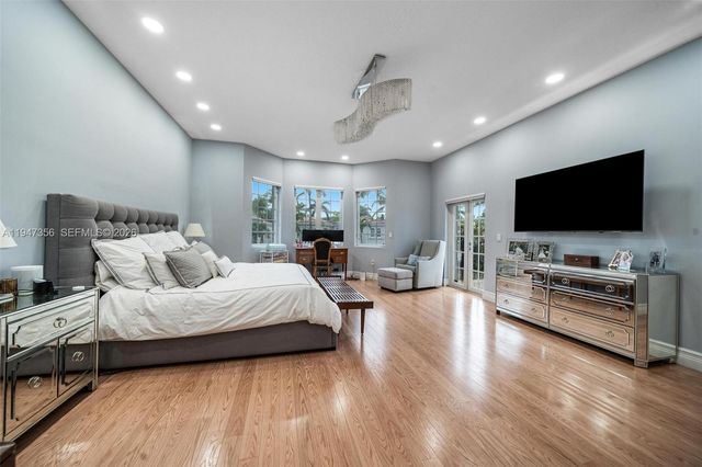 20920 NE 32nd Ave, Aventura, FL 33180