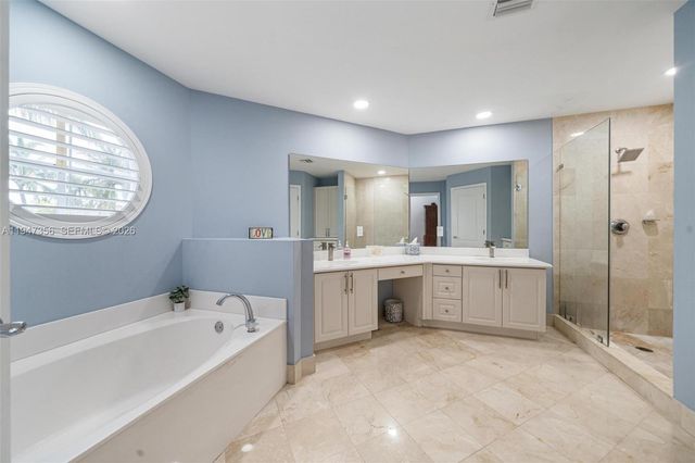 20920 NE 32nd Ave, Aventura, FL 33180