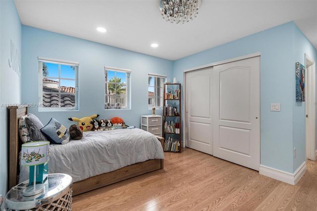 20920 NE 32nd Ave, Aventura, FL 33180