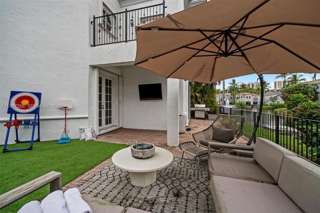 20920 NE 32nd Ave, Aventura, FL 33180