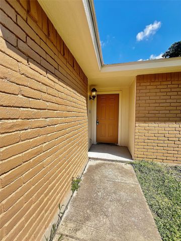 1410 Independence Trail, Grand Prairie, TX 75052