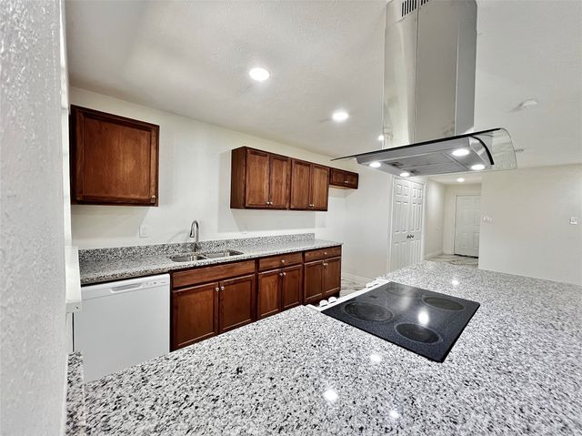 1410 Independence Trail, Grand Prairie, TX 75052