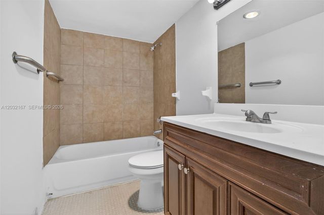 4174 Inverrary Drive 805, Lauderhill, FL 33319