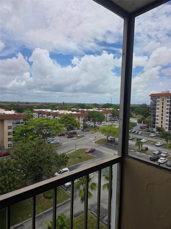 4174 Inverrary Drive 805, Lauderhill, FL 33319
